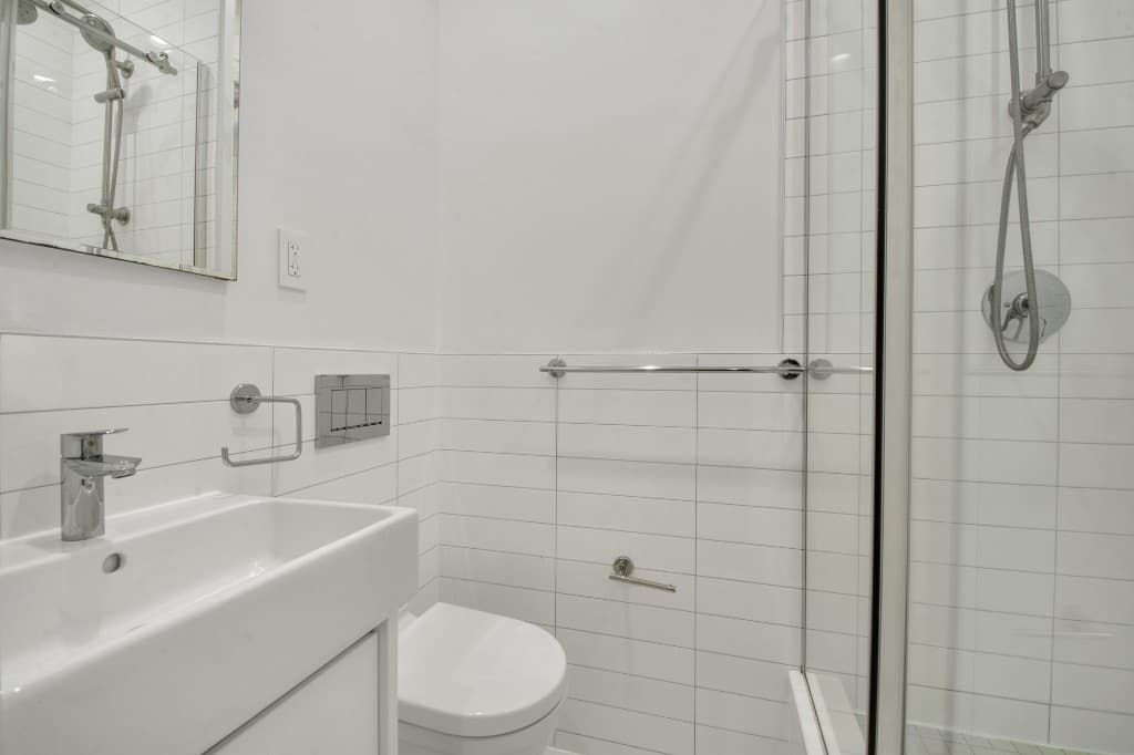2 bed apartment at 220 East 22nd Street, Unit 5M, Gramercy Park, photo 5 of 11