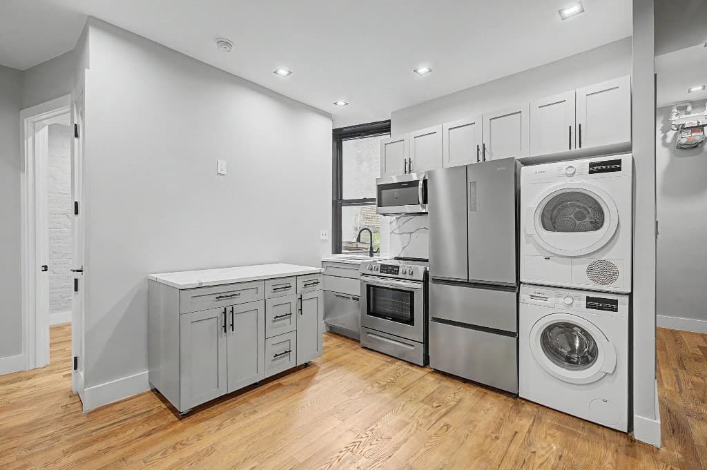 2 bed apartment at 20 Prince Street, Unit 31, Nolita, photo 3 of 11