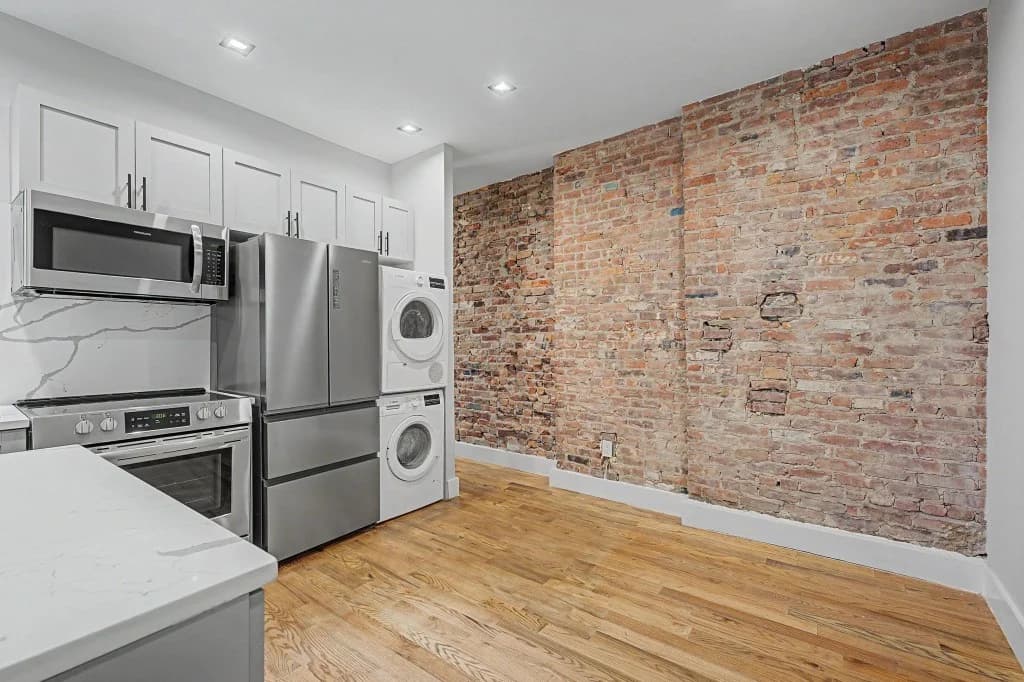 2 bed apartment at 20 Prince Street, Unit 31, Nolita, photo 2 of 11