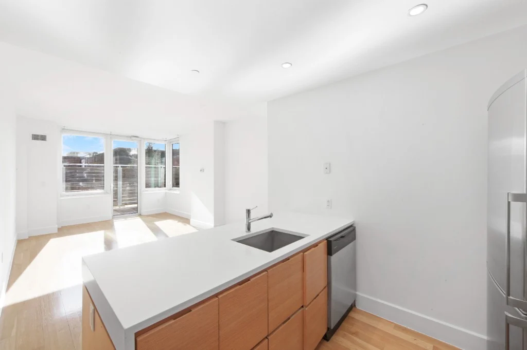 1 bed apartment at 150 Fourth Avenue, Unit 2H, Park Slope, photo 2 of 16