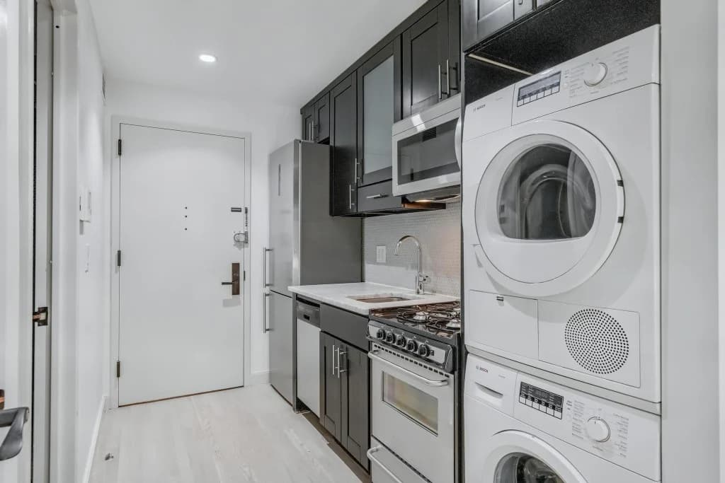 1 bed apartment at 152 Second Avenue, Unit 3E, East Village, photo 2 of 7