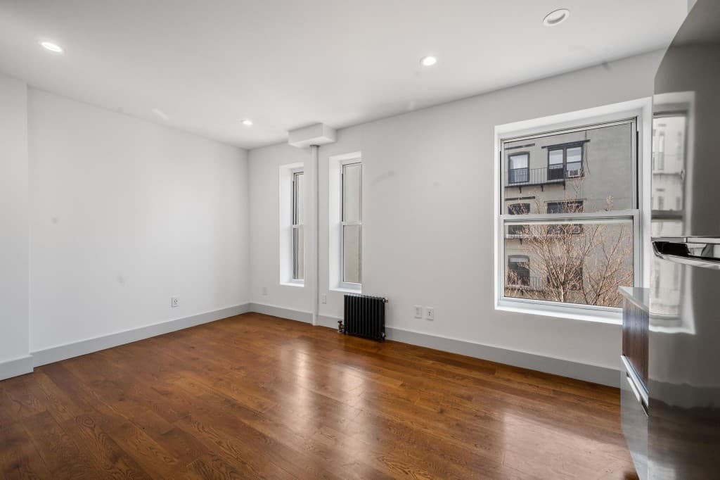 1 bed apartment at 629 East 5th Street, Unit 7O, East Village, photo 3 of 9