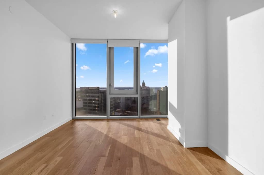 430 Albee Square, photo 5