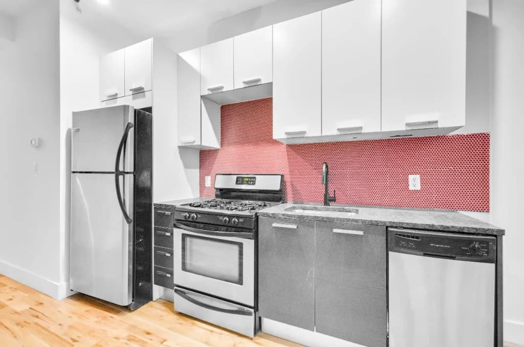 185 South 4th Street, photo 2