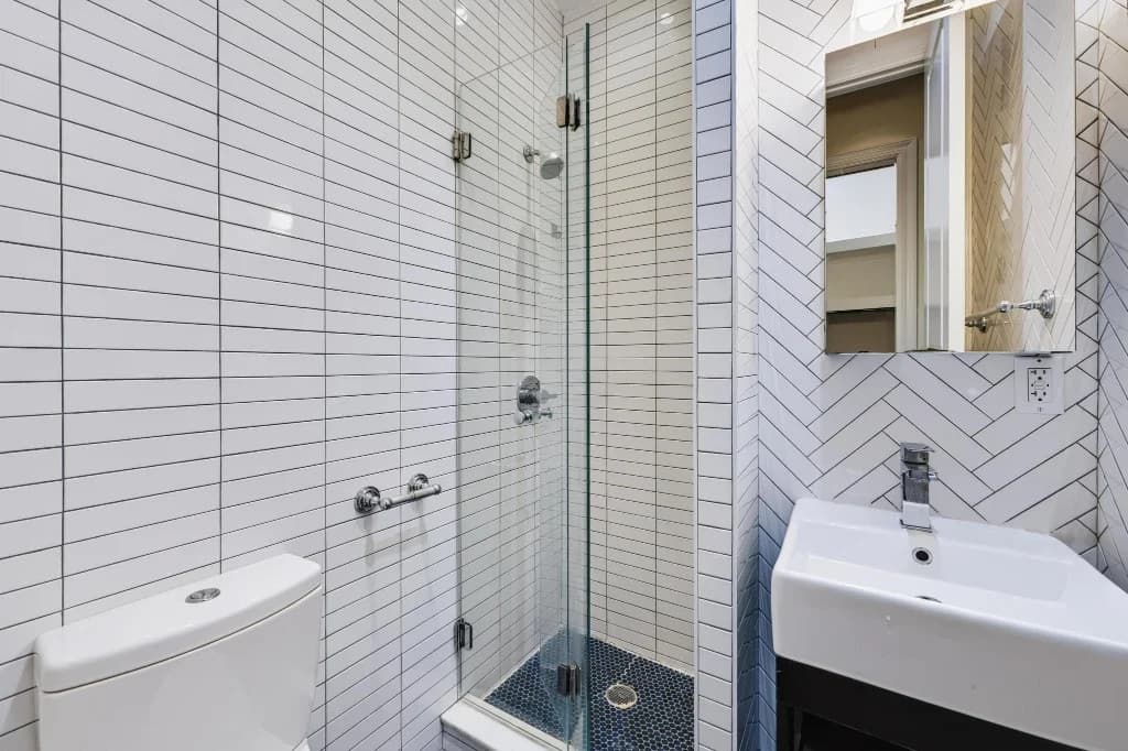 2 bed apartment at 106 Bedford Avenue, Unit 4L, Williamsburg, photo 9 of 12