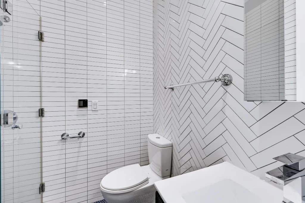 2 bed apartment at 106 Bedford Avenue, Unit 4L, Williamsburg, photo 10 of 12