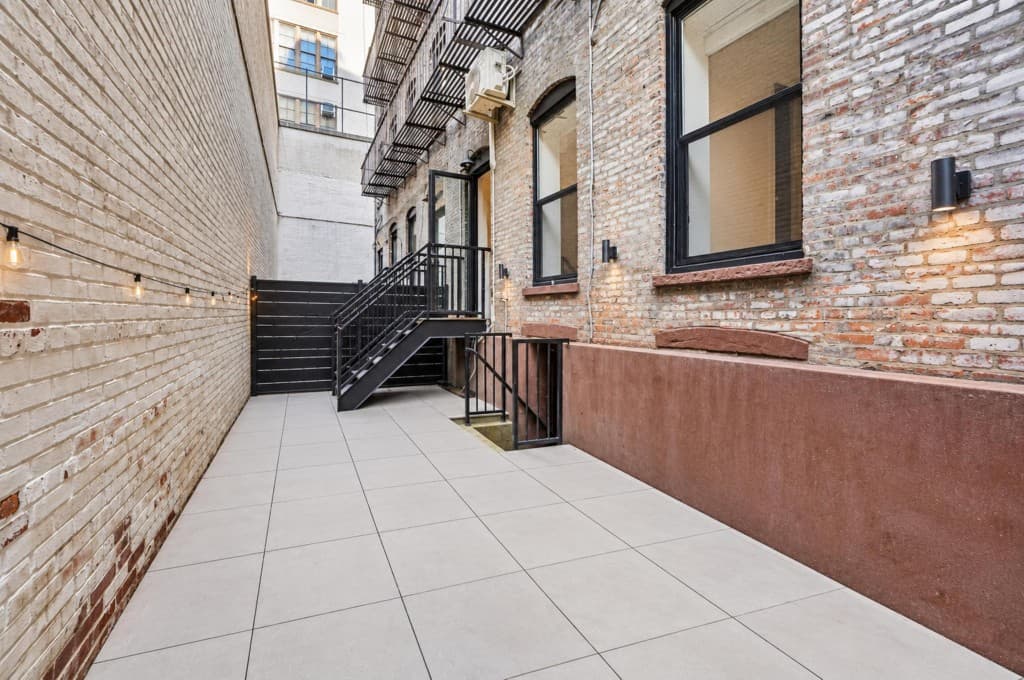 3 bed apartment at 552 Broome Street, Unit 1C, Hudson Square, photo 15 of 17