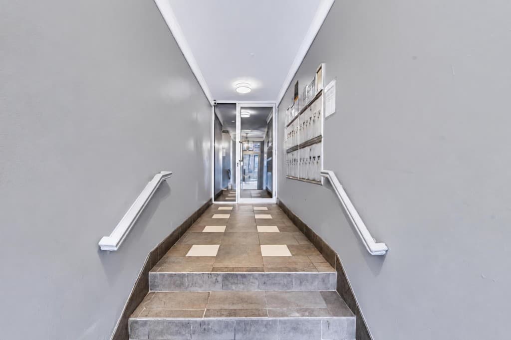 1 bed apartment at 156 Prince Street, Unit 5C, SoHo, photo 9 of 10