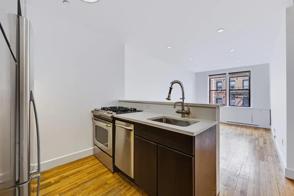 156 Prince Street, photo 2