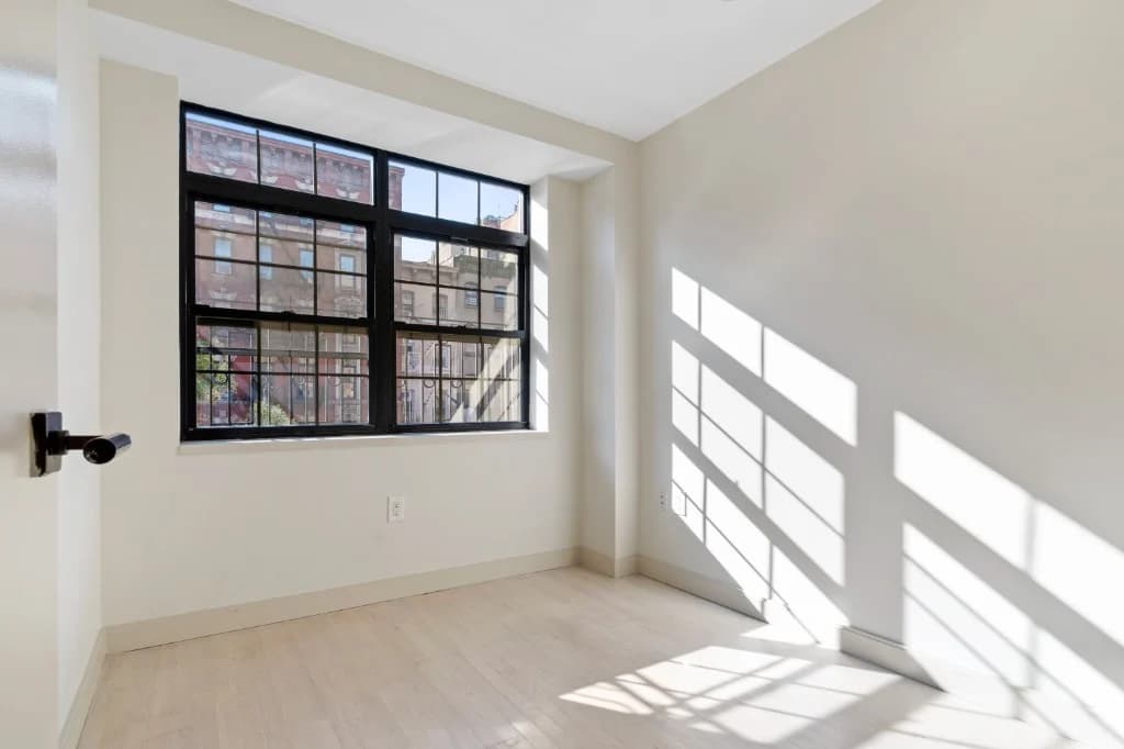 152 Second Avenue, photo 4