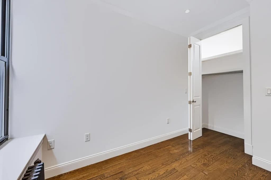 4 bed apartment at 329 Union Street, Unit 2E, Carroll Gardens, photo 5 of 14