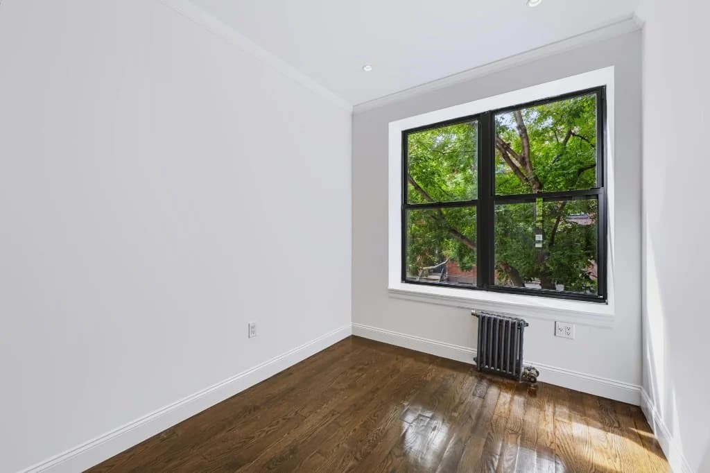 4 bed apartment at 329 Union Street, Unit 2E, Carroll Gardens, photo 3 of 14