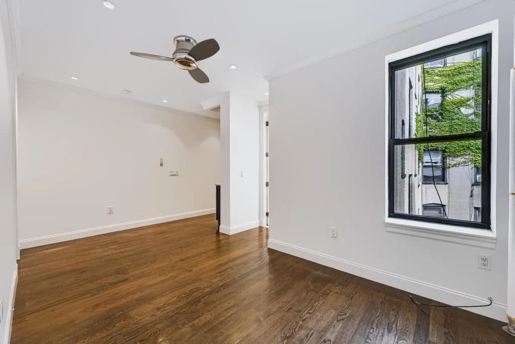 4 bed apartment at 329 Union Street, Unit 2E, Carroll Gardens, photo 2 of 14