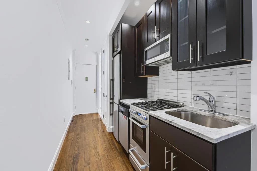 4 Bed apartment at 329 Union Street, Unit 2E, Carroll Gardens