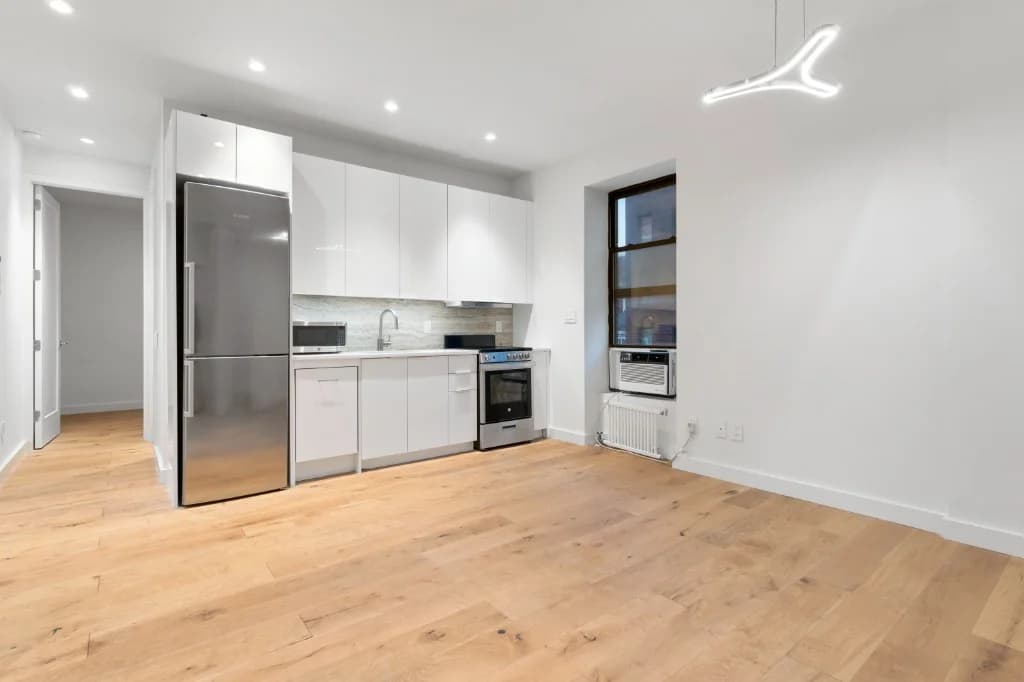 503 West 22nd Street, photo 2