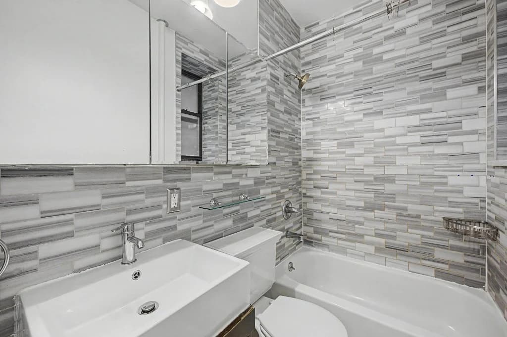 2 bed apartment at 20 Prince Street, Unit 27, Nolita, photo 12 of 14
