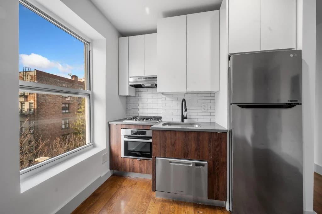 1 bed apartment at 629 East 5th Street, Unit 11, East Village, photo 2 of 9