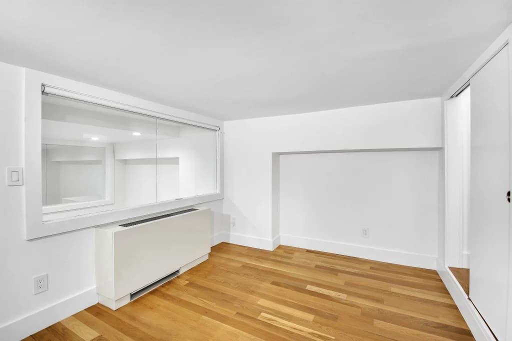 1 bed apartment at 220 East 22nd Street, Unit 01U, Gramercy Park, photo 5 of 11