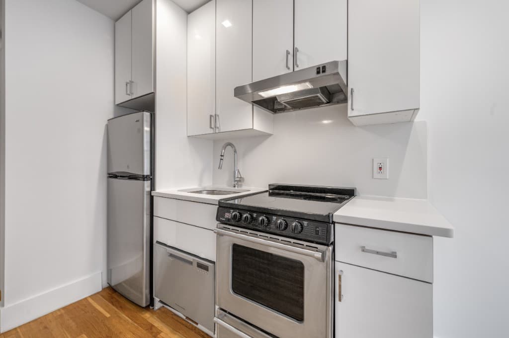 Studio apartment at 341 East 9th Street, Unit 11, East Village, photo 2 of 5