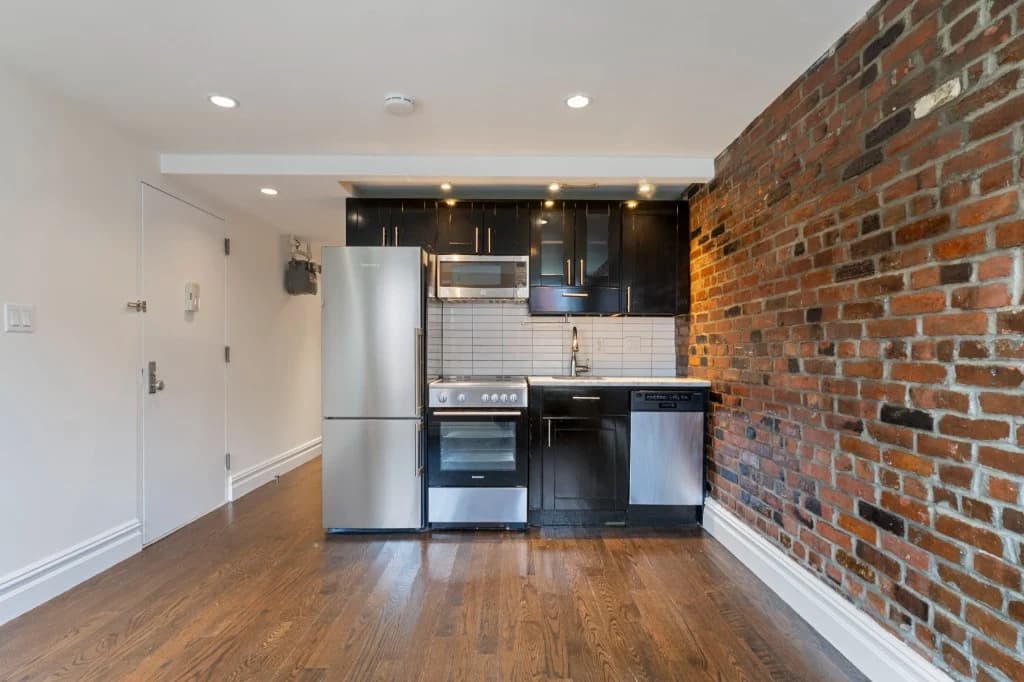 2 Bed apartment at 402 East 12th Street, Unit 9, East Village, photo 1 of 6