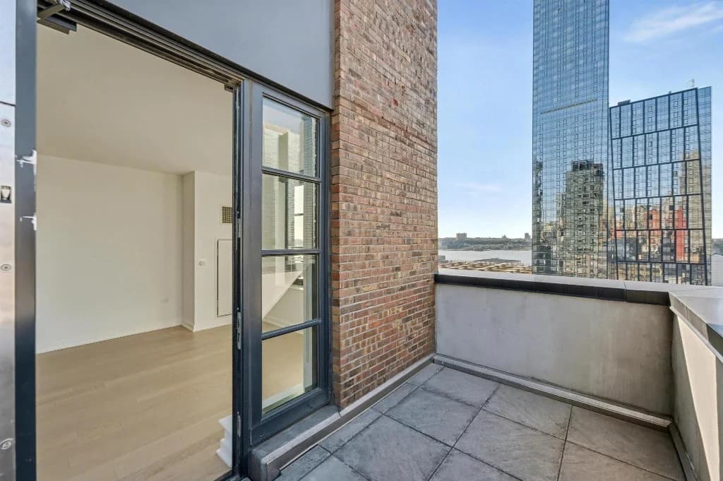 2 bed apartment at 515 West 38th Street, Unit PH1A, Hudson Yards, photo 9 of 18