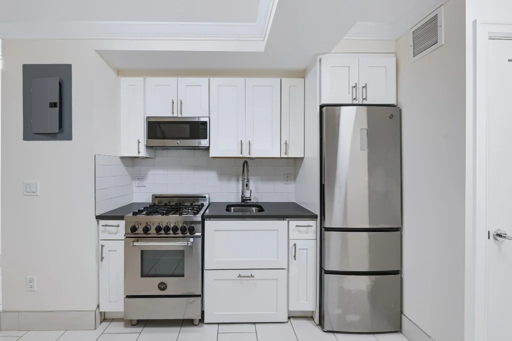 2 bed apartment at 210 East 22nd Street, Unit 0GLC, Gramercy Park, photo 2 of 15