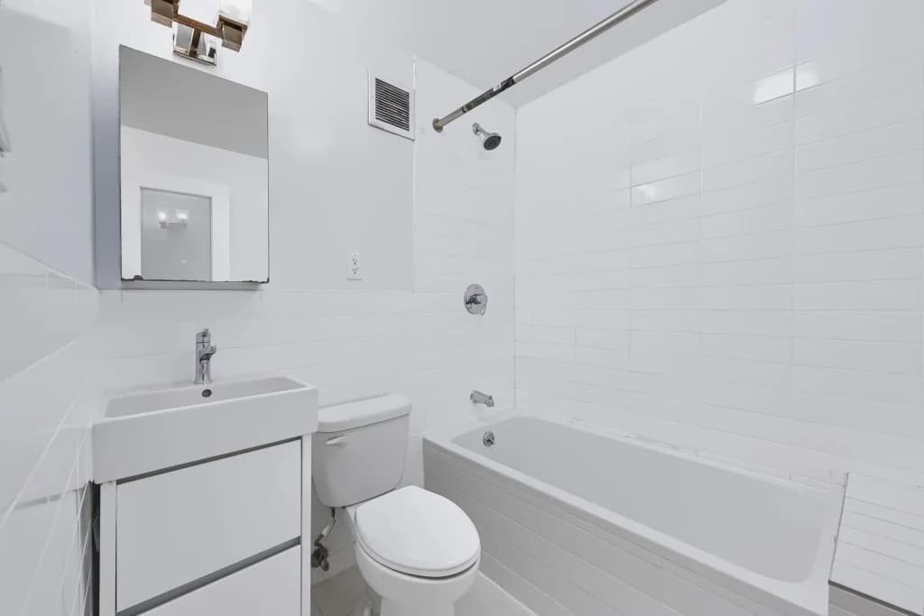 2 bed apartment at 210 East 22nd Street, Unit 0GLC, Gramercy Park, photo 7 of 15