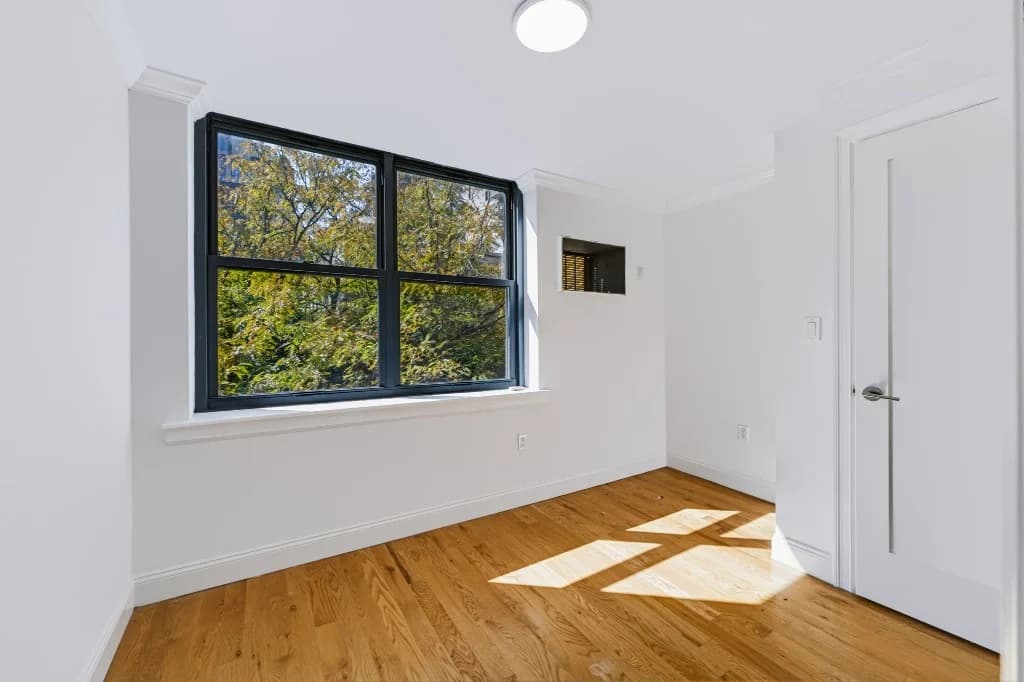 1 bed apartment at 210 East 22nd Street, Unit 05K, Gramercy Park, photo 3 of 11