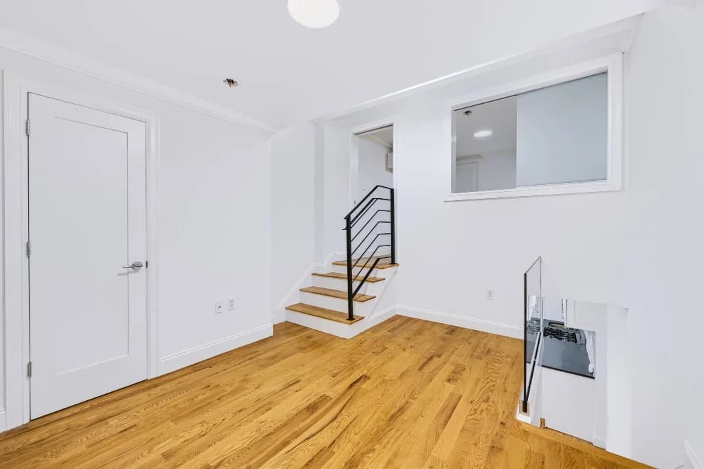 1 bed apartment at 210 East 22nd Street, Unit 05K, Gramercy Park, photo 4 of 11