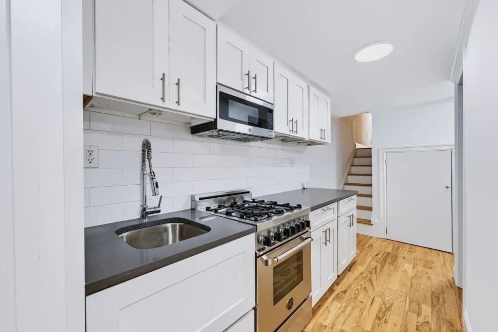 1 bed apartment at 210 East 22nd Street, Unit 0K5, Gramercy Park, photo 1 of 11