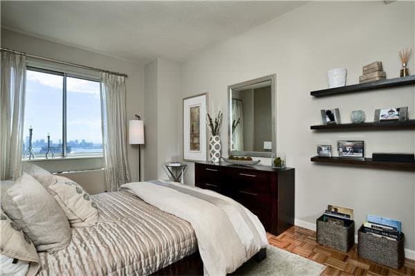 1 bed apartment at 560 West 43rd Street, Unit 22E, Hell's Kitchen, photo 5 of 8