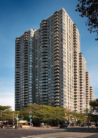 1 bed apartment at 401 East 34th Street, Unit N18L, Murray Hill, photo 1 of 8