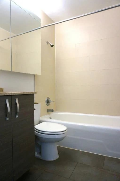 1 bed apartment at 401 East 34th Street, Unit N18L, Murray Hill, photo 3 of 8