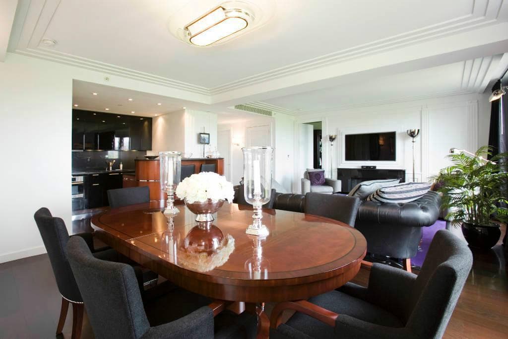 2 bed apartment at 160 Central Park South, Unit 1005, Midtown West, photo 3 of 8