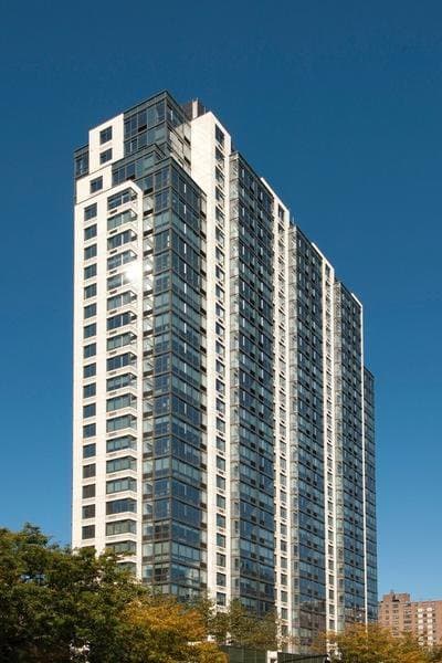 2 bed apartment at 808 Columbus Avenue, Unit 26G, Upper West Side, photo 1 of 4