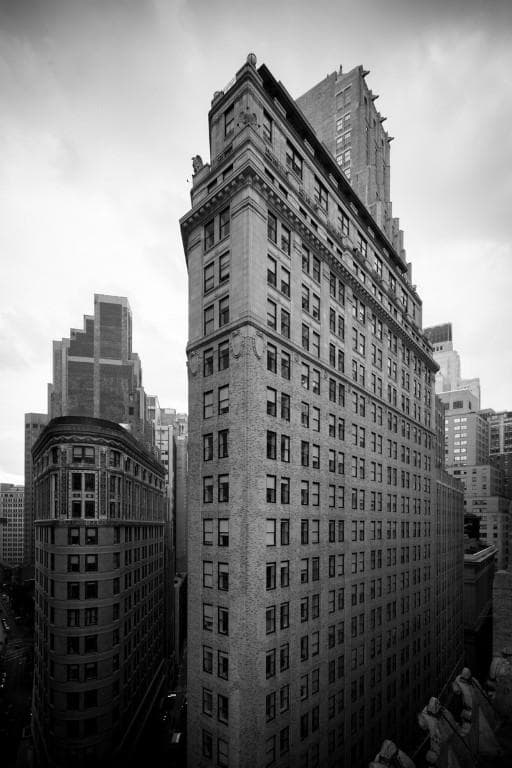 Studio apartment at 63-67 Wall Street, Unit 63-417, Financial District, photo 2 of 2
