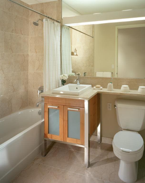 Studio apartment at 10 Hanover Square, Unit 11Q, Financial District, photo 3 of 8