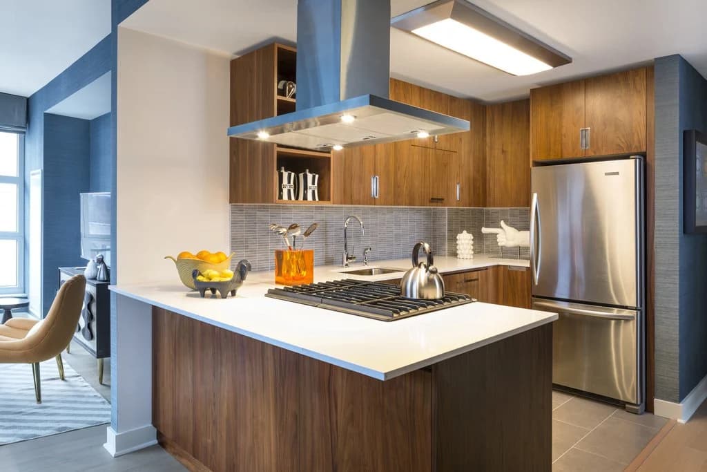 500 West 30th Street, photo 3