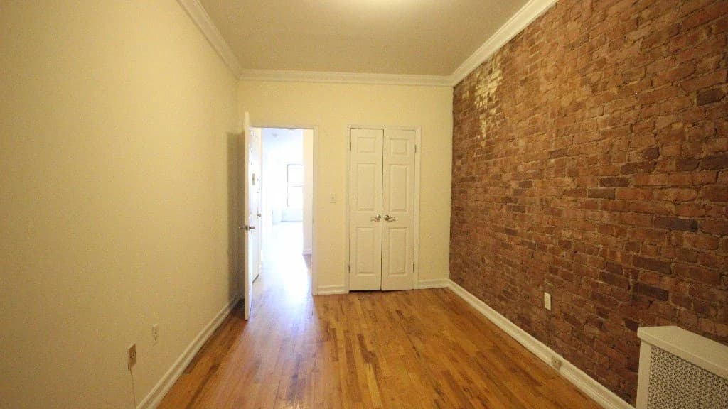 906 Amsterdam Avenue, photo 5