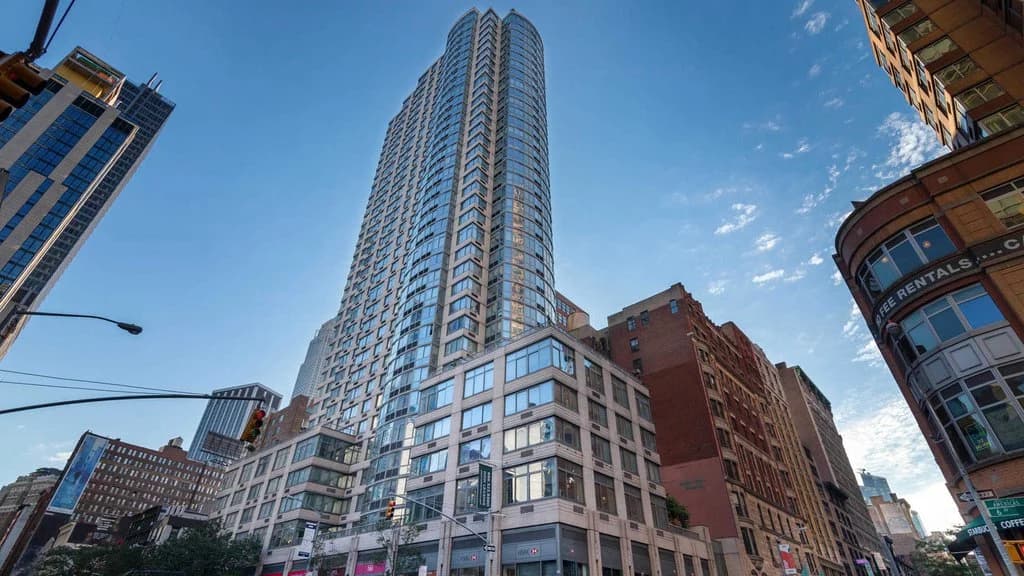 800 Sixth Apartments Building