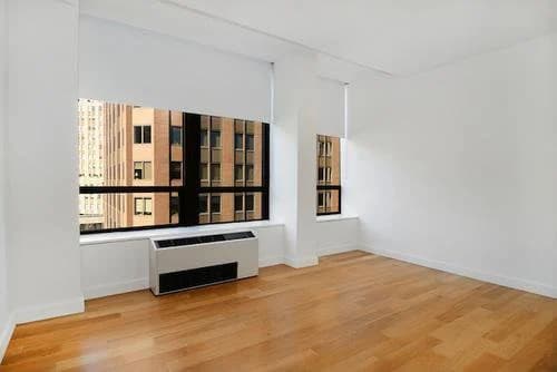 Studio apartment at 95 Wall Street, Unit 1911, Financial District, photo 1 of 7