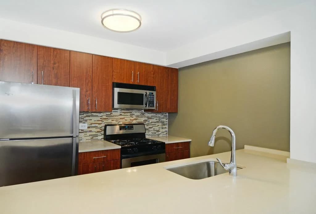 Studio apartment at 120 West 21st Street, Unit 318, Chelsea, photo 6 of 8