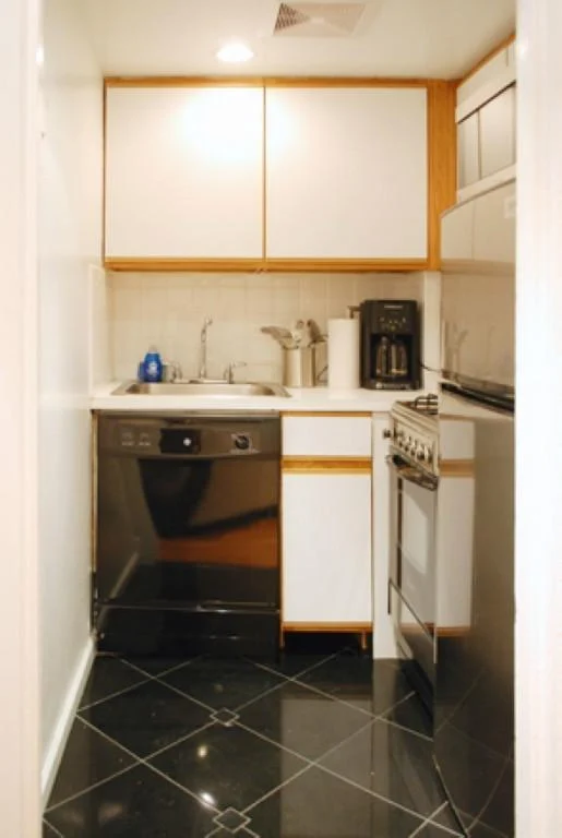1 Bed apartment at 145 West 58th Street, Unit 6M, Midtown West, photo 1 of 5