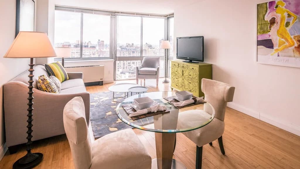 1 Bed apartment at 800 6th Avenue, Unit 27F, Chelsea, photo 1 of 18