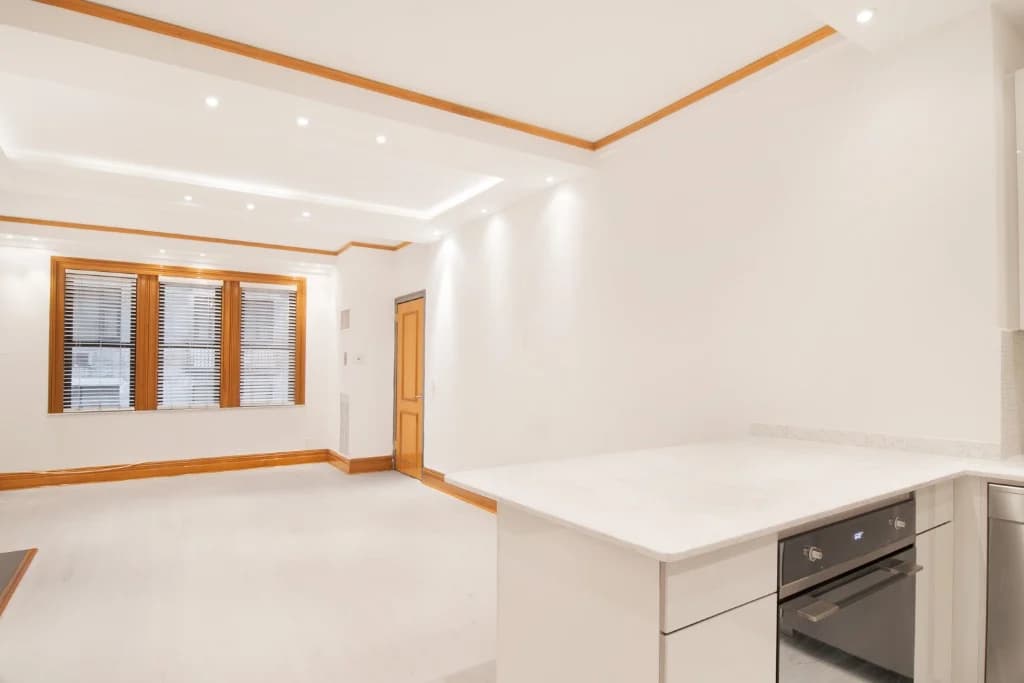 1 Bed apartment at 145 West 58th Street, Unit 7M, Midtown West, photo 1 of 9