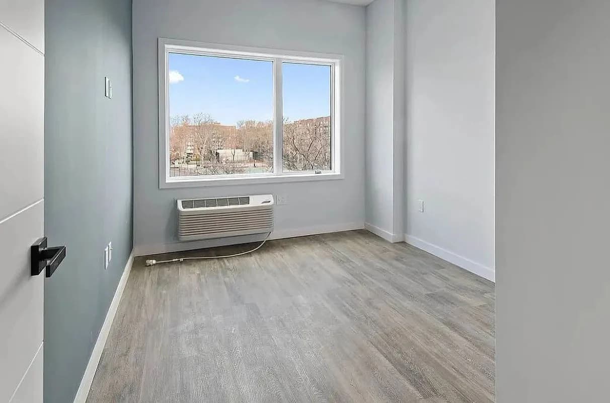 2 bed apartment at 2733 East 12th Street, Unit 3F, Brighton Beach, photo 3 of 11