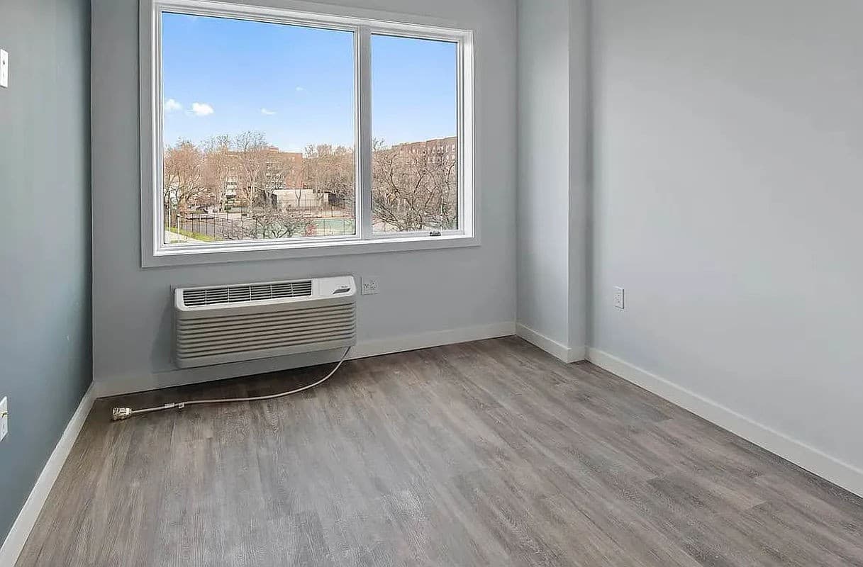 2 bed apartment at 2733 East 12th Street, Unit 3F, Brighton Beach, photo 4 of 11