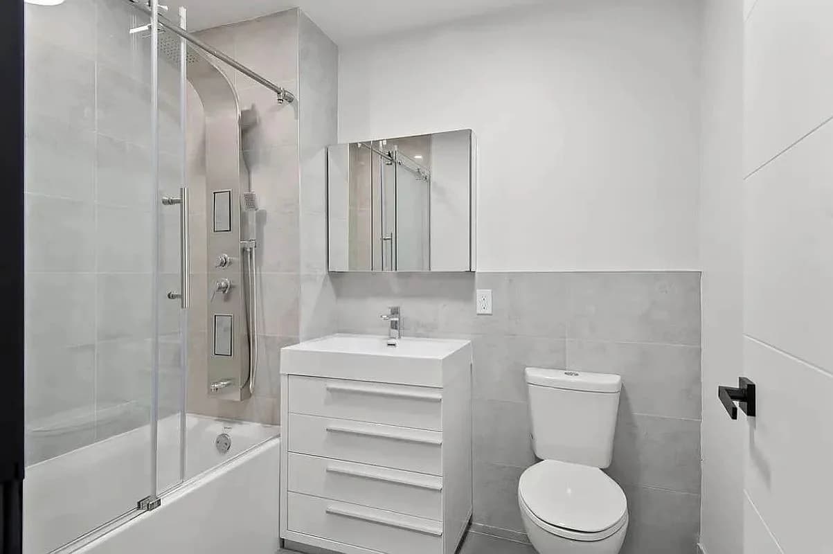 2 bed apartment at 2733 East 12th Street, Unit 3F, Brighton Beach, photo 10 of 11