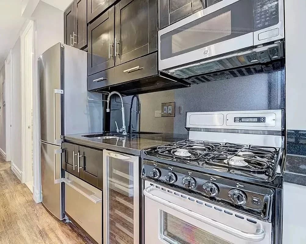 5 bed apartment at 204 East 13th Street, Unit 3, East Village, photo 5 of 7