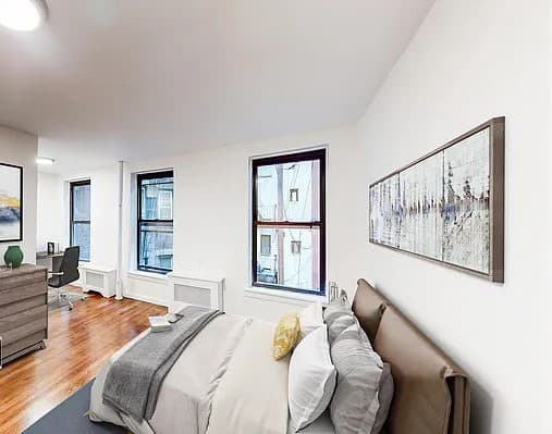 594 Third Avenue, photo 2